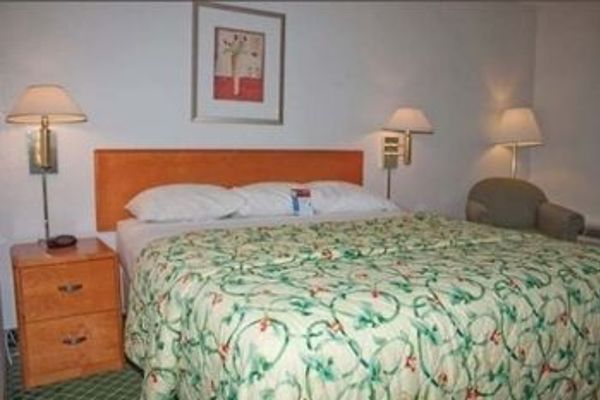 Quality Roof Inn and Suites (Montgomery)